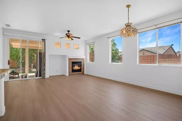 Sacramento, CA 95829,8331 Inderkum WAY