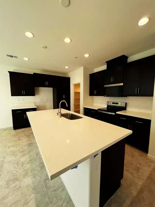 Lathrop, CA 95330,17244 Bosch AVE #91