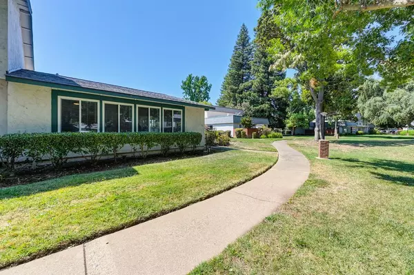 8915 Salmon Falls DR #A, Sacramento, CA 95826