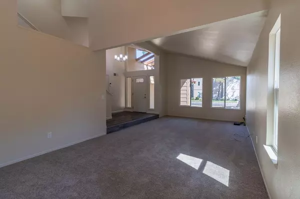 Stockton, CA 95207,2222 Rosemarie LN