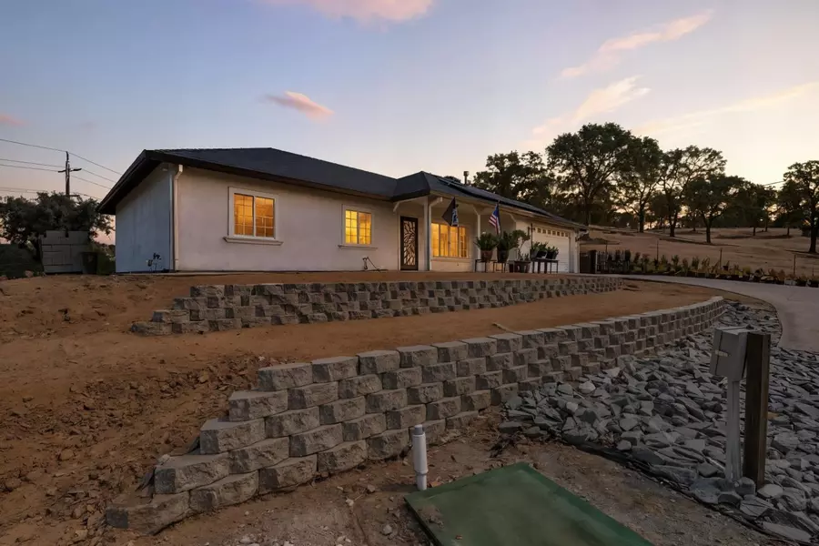 5939 Garner PL, Valley Springs, CA 95252
