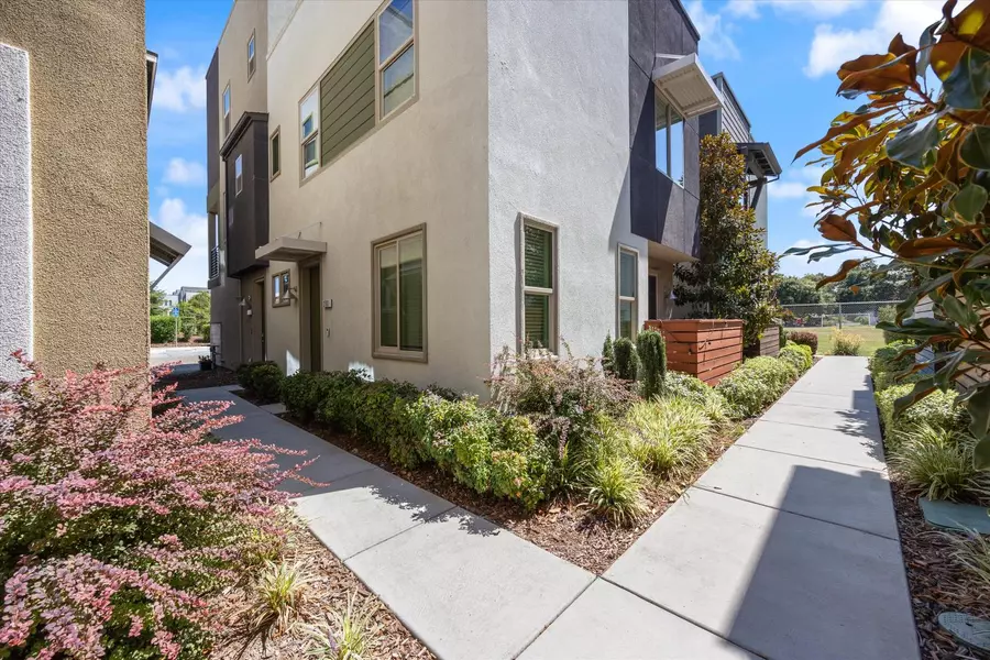 280 Log Pond LN, Sacramento, CA 95818