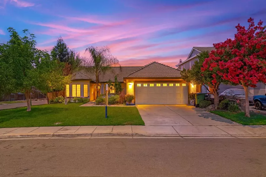 995 W Springer DR, Turlock, CA 95382