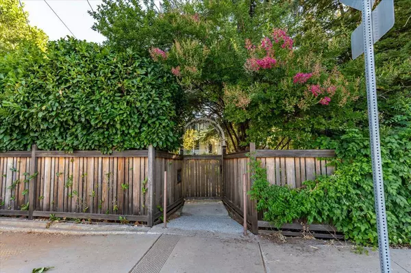 Grass Valley, CA 95945,718 W Main ST