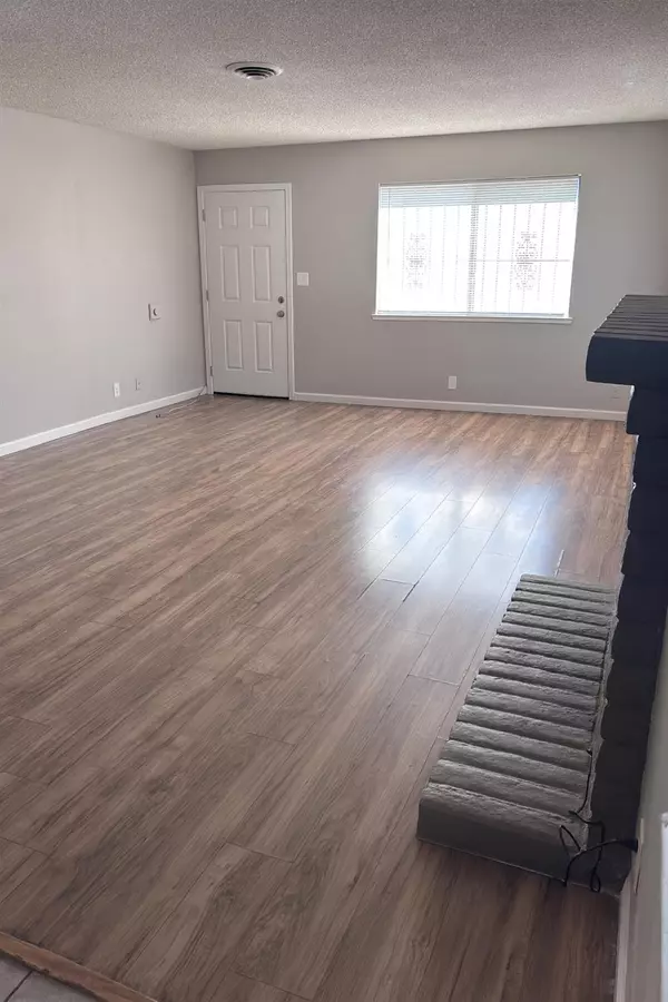 Stockton, CA 95210,R Astor St #801