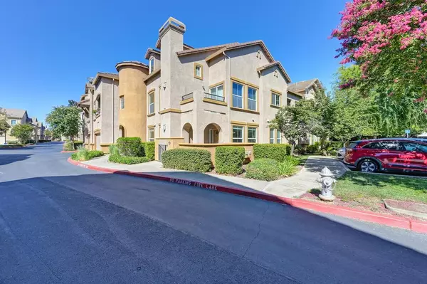 5350 Dunlay DR #2216, Sacramento, CA 95835