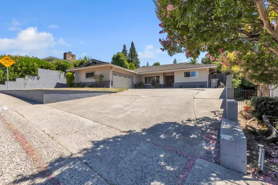 1206 43rd AVE, Sacramento, CA 95822