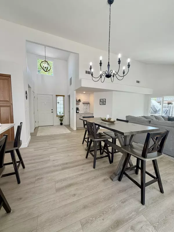 Manteca, CA 95337,978 Swan DR