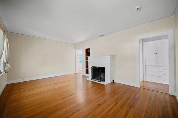 Sacramento, CA 95818,2744 Donner WAY