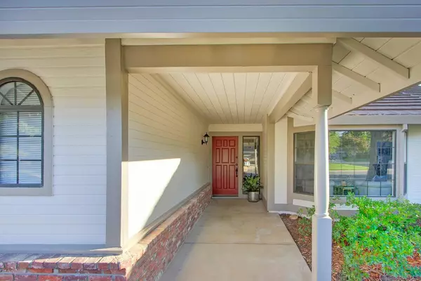 2054 Roaring Camp DR, Gold River, CA 95670