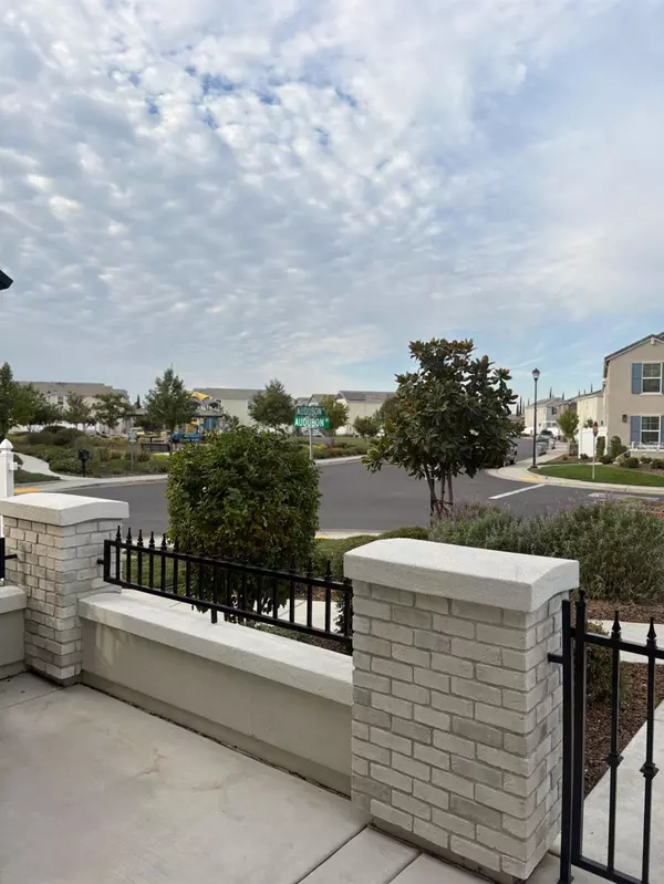 West Sacramento, CA 95691,3138 Dove CT