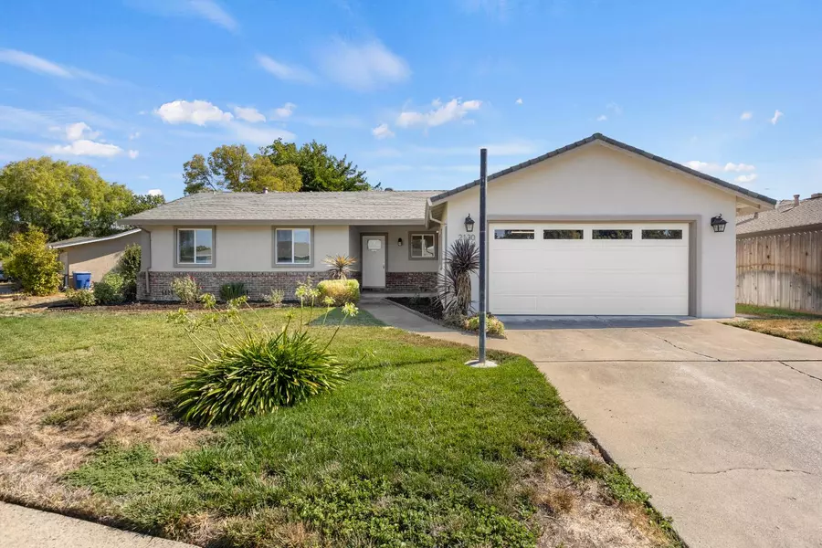 2130 Aaron WAY, Sacramento, CA 95822