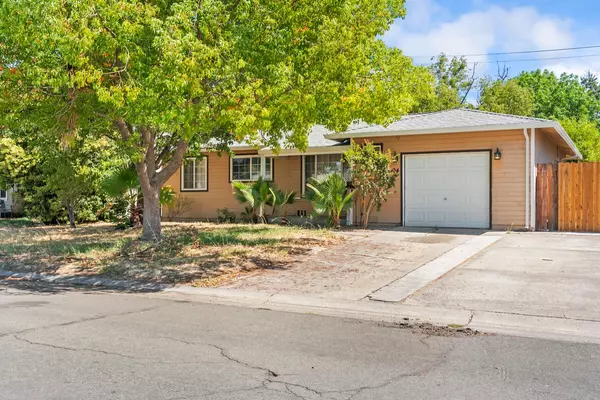 2104 Rockbridge RD, Sacramento, CA 95815