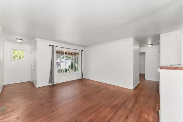 Sacramento, CA 95815,2104 Rockbridge RD