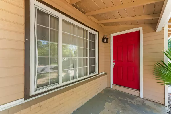 Sacramento, CA 95815,2104 Rockbridge RD