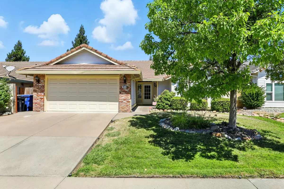 Sacramento, CA 95829,9013 Hooded Crane CT