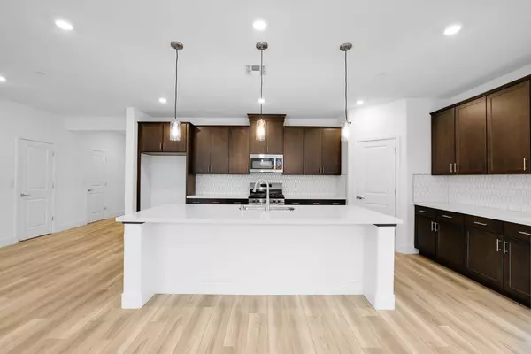 Sacramento, CA 95829,9832 Great Basin WAY