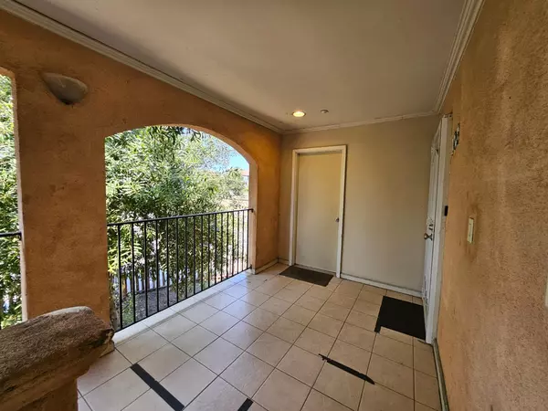 Hayward, CA 94544,25231 Whitman ST #103