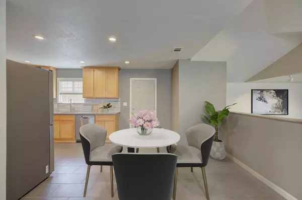 Sacramento, CA 95820,4107 43rd ST