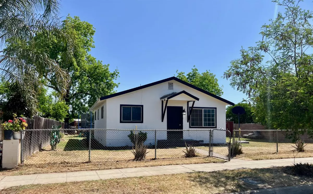 Madera, CA 93638,809 S B