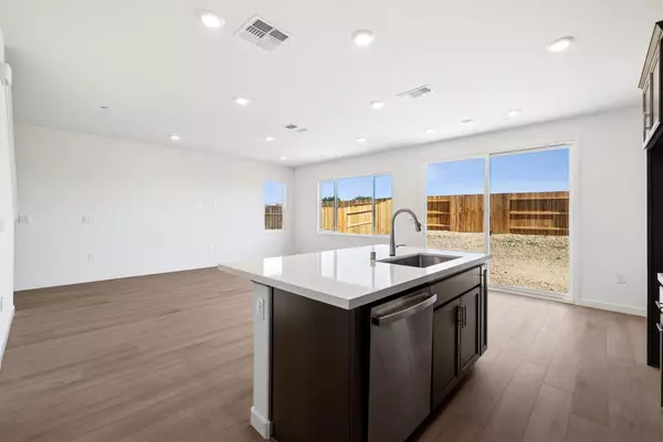 Sacramento, CA 95835,3389 Shaker WAY