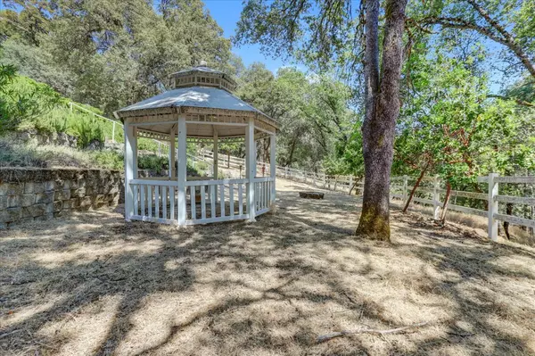 Grass Valley, CA 95949,19555 Black Oak LN