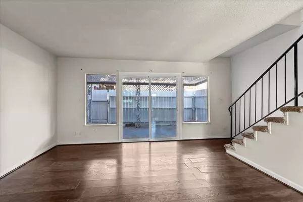 Sacramento, CA 95842,5728 Hillsdale BLVD
