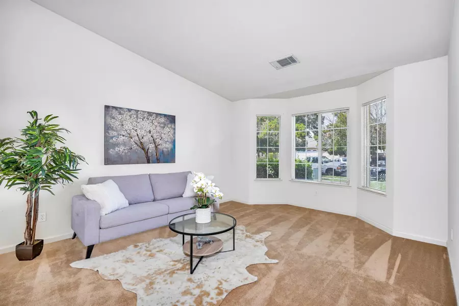 683 Alder LN, Los Banos, CA 93635