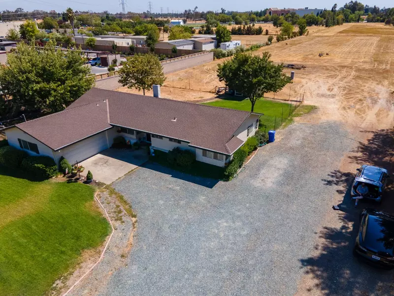 9636 Calvine RD, Sacramento, CA 95829