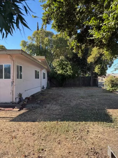 Stockton, CA 95206,864 W 5th ST