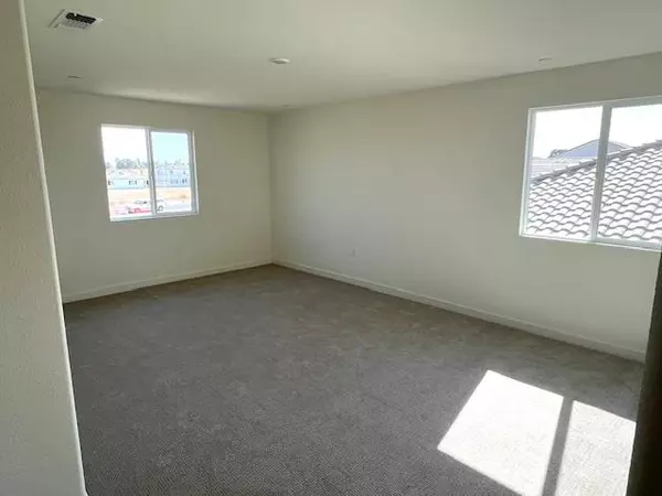 Sacramento, CA 95832,1524 Carp WAY