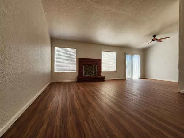 Modesto, CA 95351,512 Rachelle DR