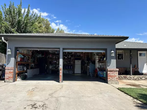Manteca, CA 95336,856 Amber PL