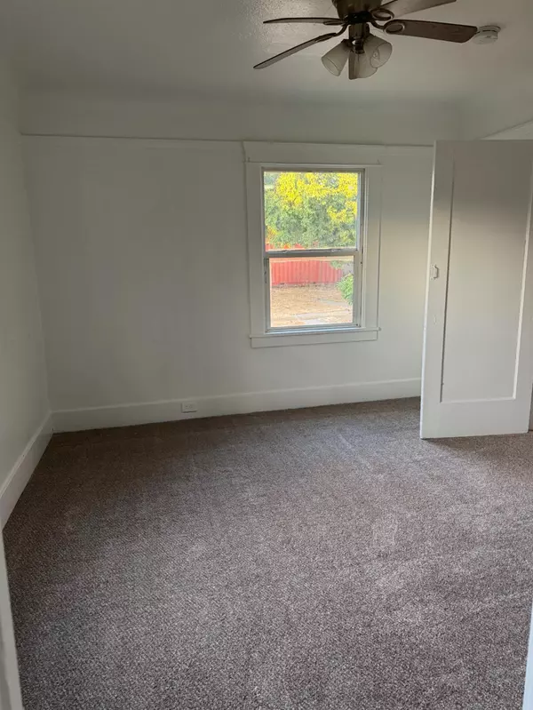 Stockton, CA 95205,652 S Golden gate