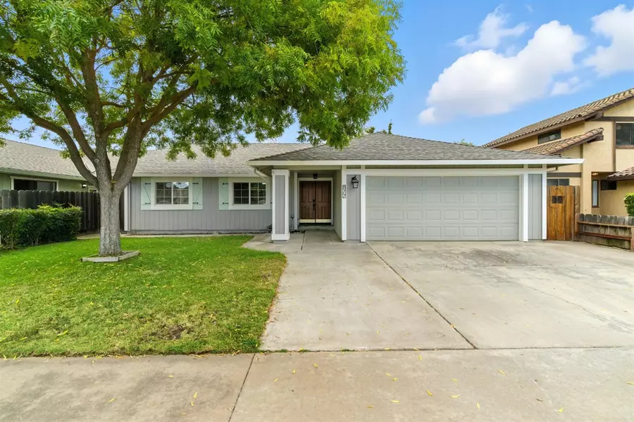 877 River Bluff CT, Oakdale, CA 95361
