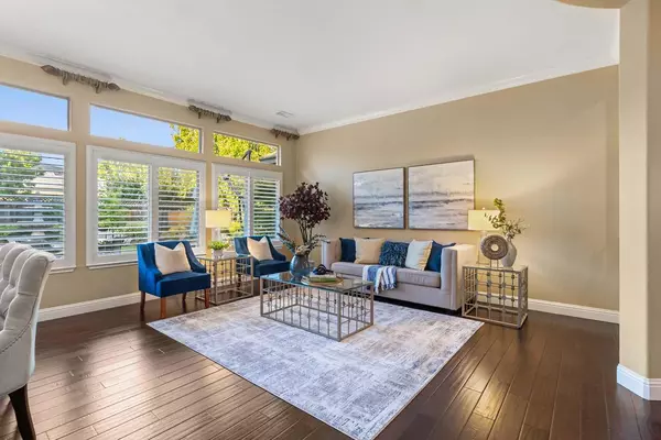 West Sacramento, CA 95605,702 Rolling Green DR