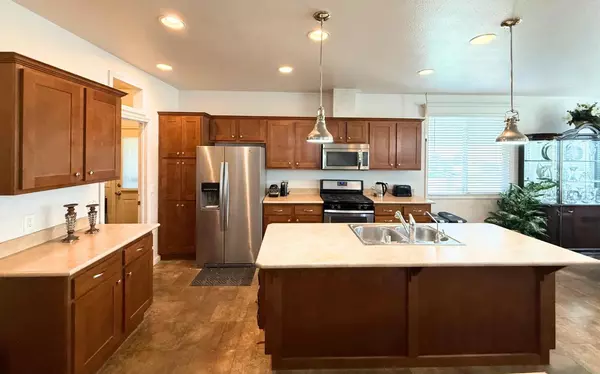 Elk Grove, CA 95758,8476 W Stockton BLVD #1