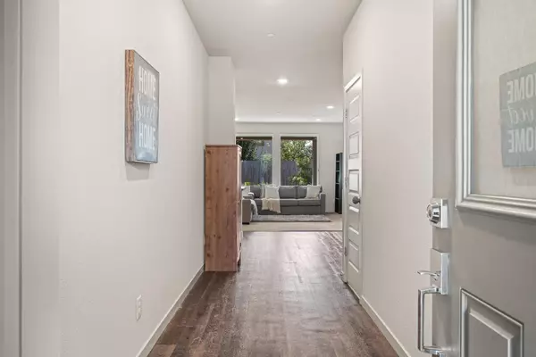 Rancho Cordova, CA 95742,11986 Mircado WAY