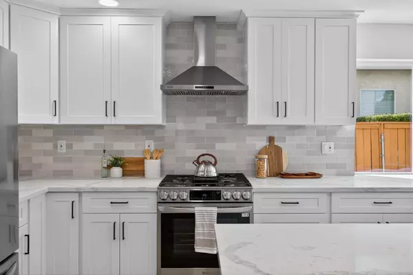 9518 Clarke Farms DR, Elk Grove, CA 95624