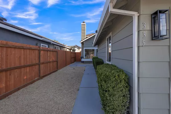Tracy, CA 95376,335 W Clover RD