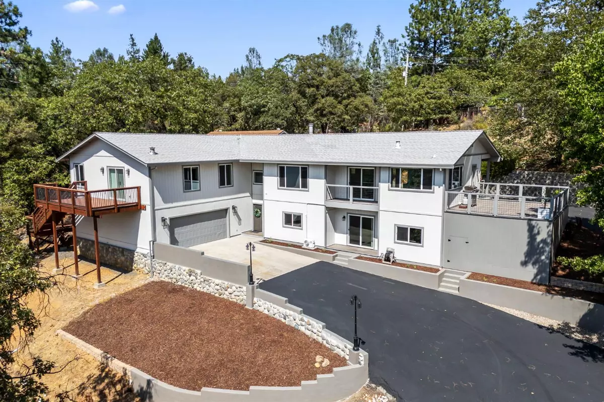 Meadow Vista, CA 95722,566 Country RD