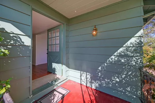 Auburn, CA 95603,832 Holly Hills DR