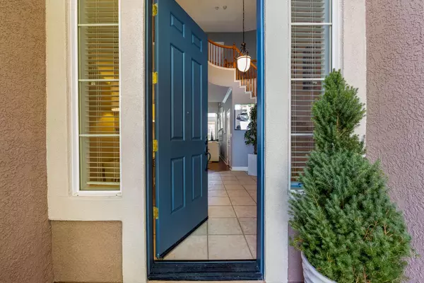 El Dorado Hills, CA 95762,5116 Mertola DR