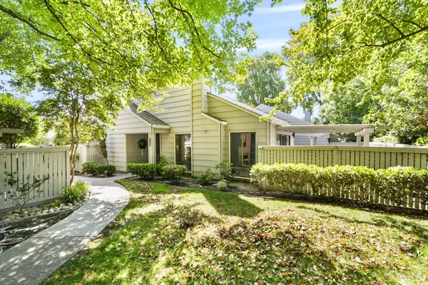 2768 Sherwood Avenue #B, Modesto, CA 95350