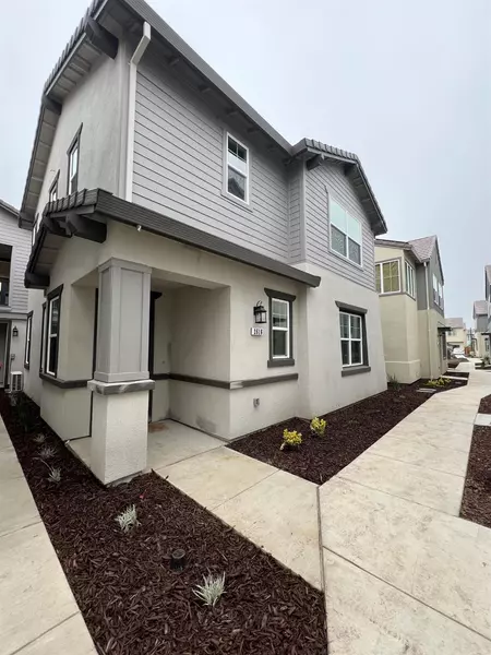 2616 Night Bloom WAY, Lathrop, CA 95330