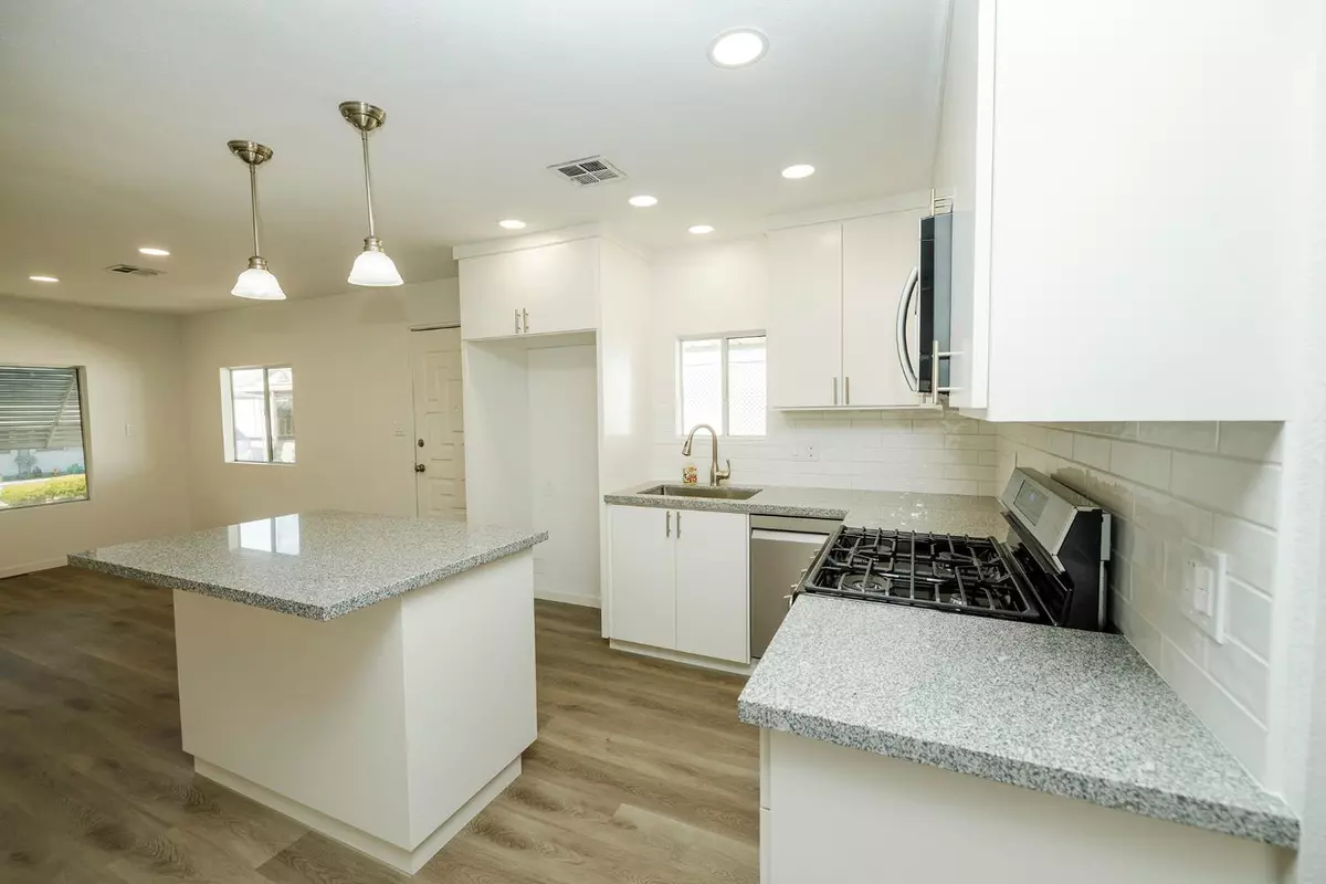 Escalon, CA 95320,2505 Jackson AVE #106