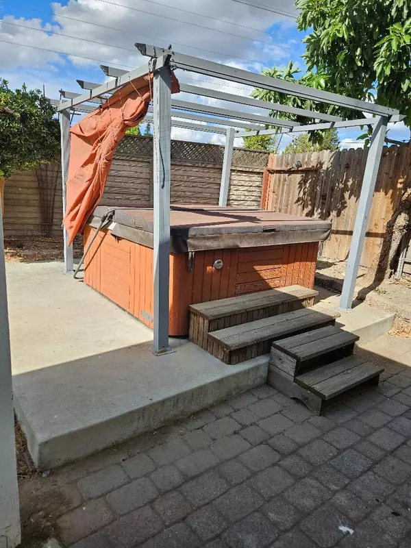 Stockton, CA 95206,971 Kate Linde CIR
