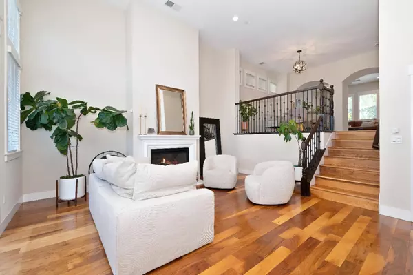 Sacramento, CA 95818,3685 Crocker DR