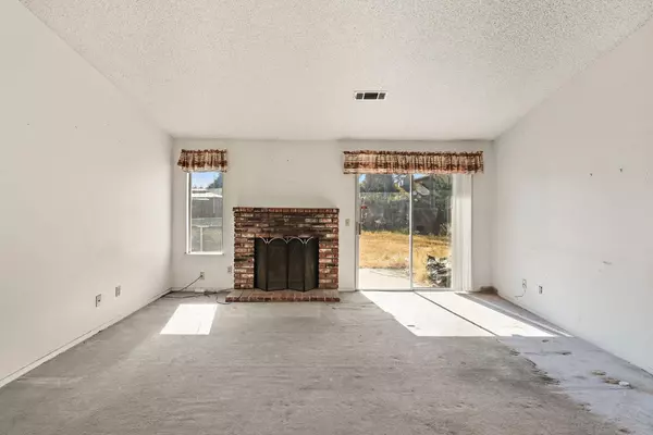 Chowchilla, CA 93610,519 Rosehill DR