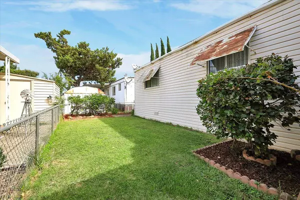 Live Oak, CA 95953,10383 Larkin RD #43